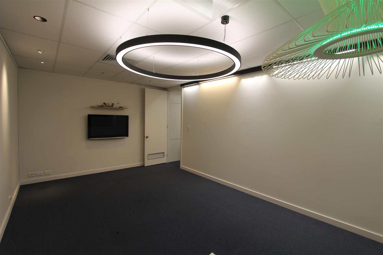 50m²* Office Ideal Positioning On Taren Point Road Commercial